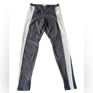 Nike Women’s gray checkered leggings, Nike logo, size S